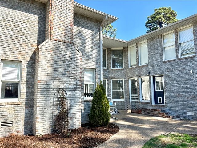 1506 Lands End Point South, Russellville, AR 72802