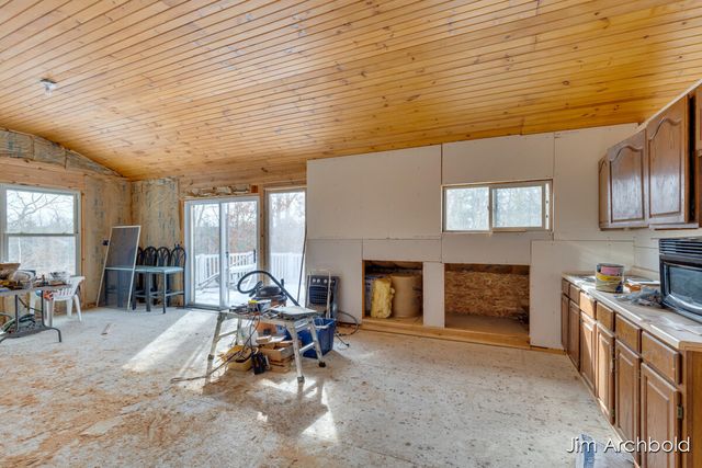 1591 W Fruitvale Road, Montague, MI 49437