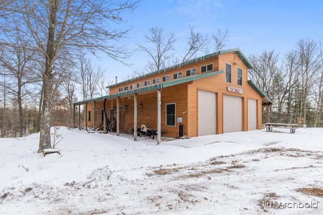 1591 W Fruitvale Road, Montague, MI 49437