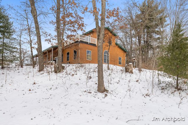 1591 W Fruitvale Road, Montague, MI 49437