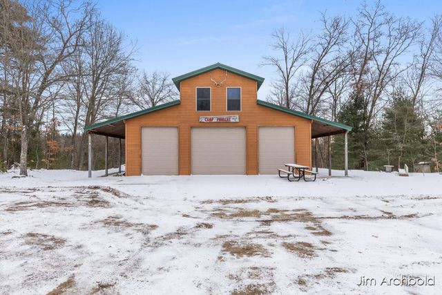 1591 W Fruitvale Road, Montague, MI 49437