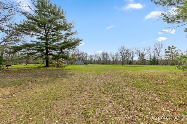1591 W Fruitvale Road, Montague, MI 49437