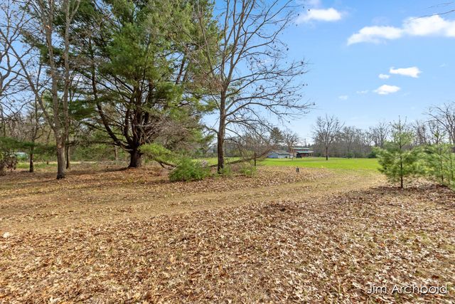 1591 W Fruitvale Road, Montague, MI 49437