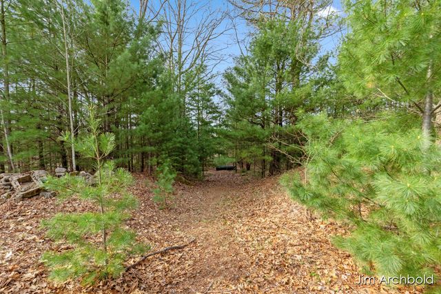 1591 W Fruitvale Road, Montague, MI 49437