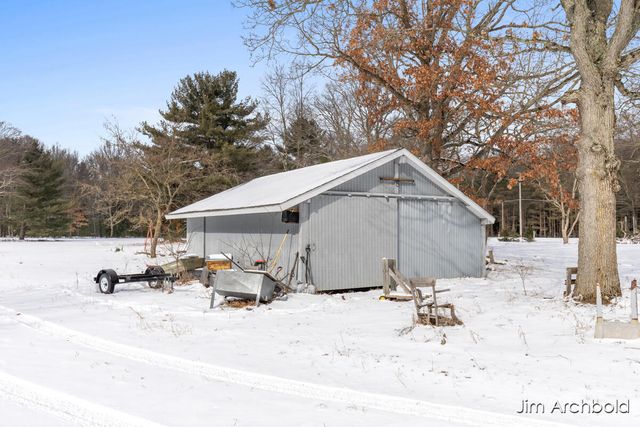 1591 W Fruitvale Road, Montague, MI 49437