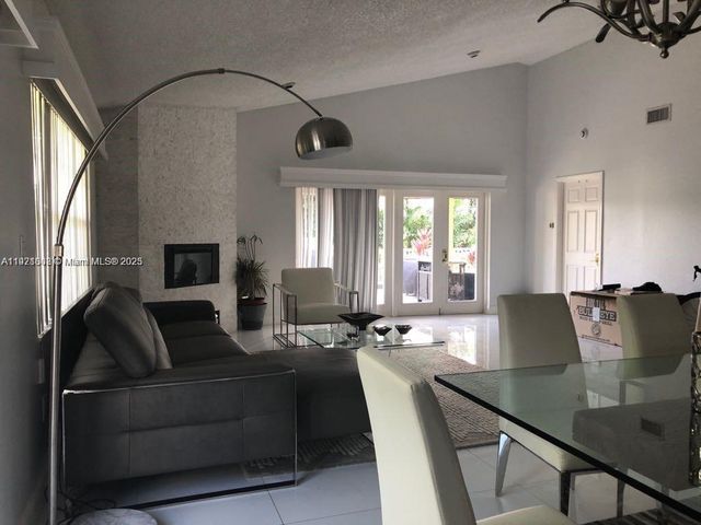 9810 NW 47th Ter 9810, Doral, FL 33178