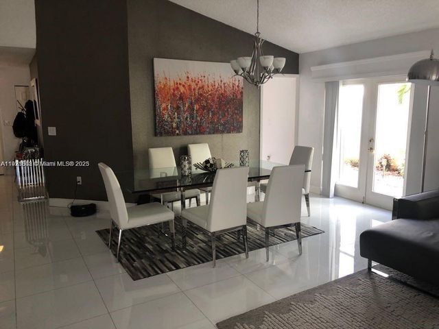 9810 NW 47th Ter 9810, Doral, FL 33178