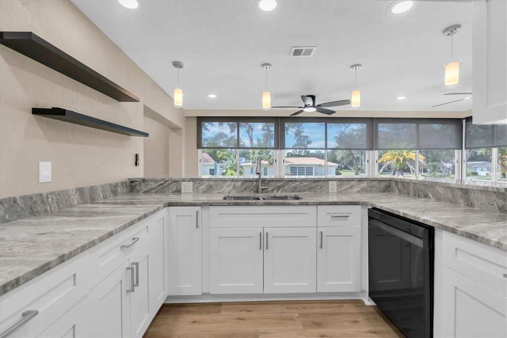 Image 18 of property listing at 10531 MEADOW HILL DRIVE, Port Richey, FL 34668