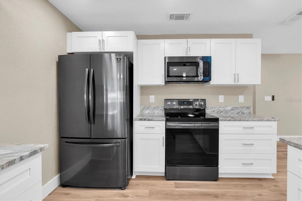 Image 19 of property listing at 10531 MEADOW HILL DRIVE, Port Richey, FL 34668