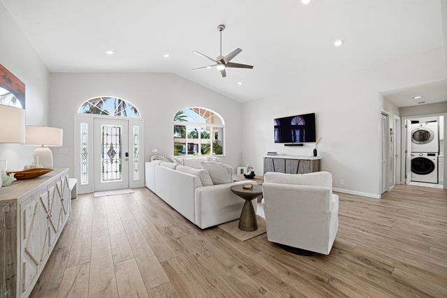 2281 SE 11th Street, Pompano Beach, FL 33062