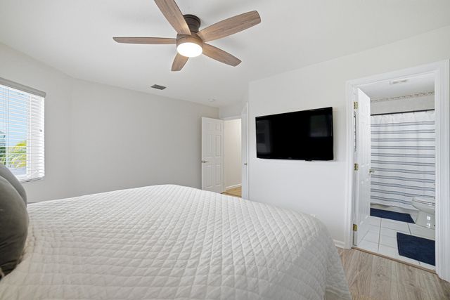 2281 SE 11th Street, Pompano Beach, FL 33062