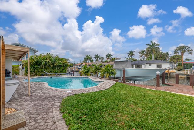 2281 SE 11th Street, Pompano Beach, FL 33062
