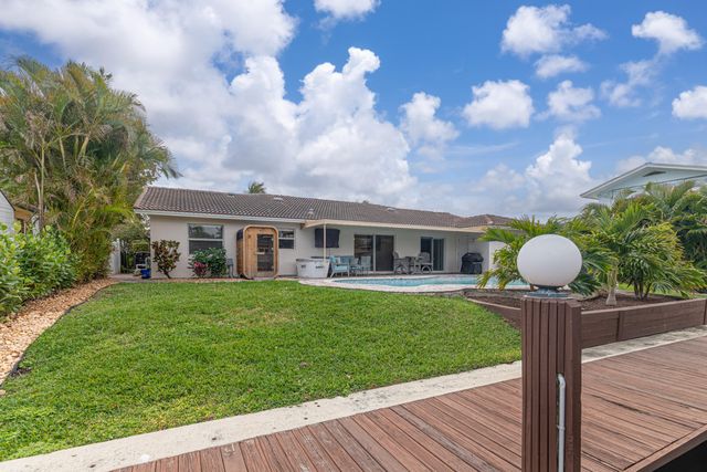 2281 SE 11th Street, Pompano Beach, FL 33062