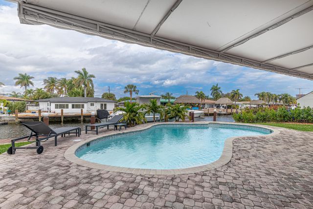 2281 SE 11th Street, Pompano Beach, FL 33062