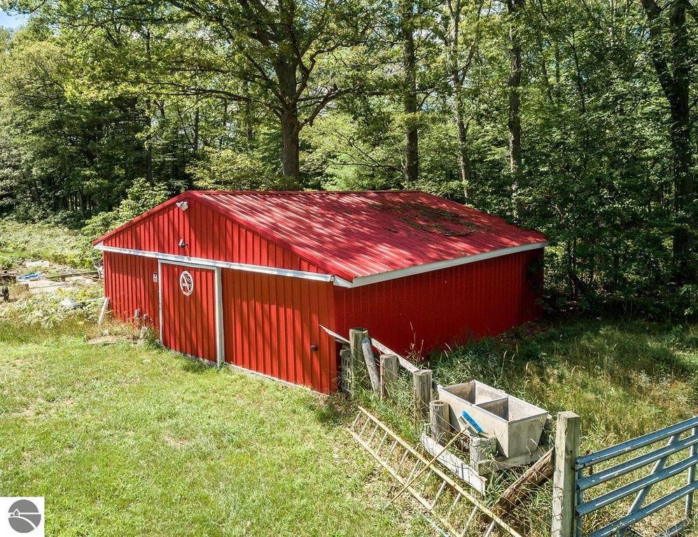 Image 10 of property listing at 3175 Strand Road, Muskegon, MI 49445