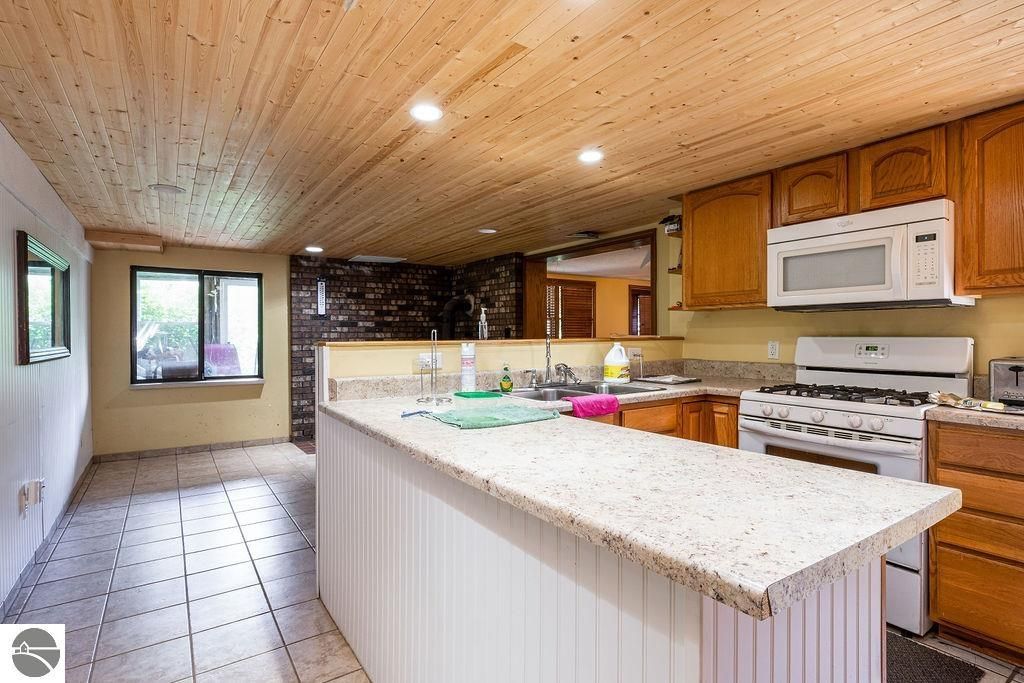 Image 20 of property listing at 3175 Strand Road, Muskegon, MI 49445