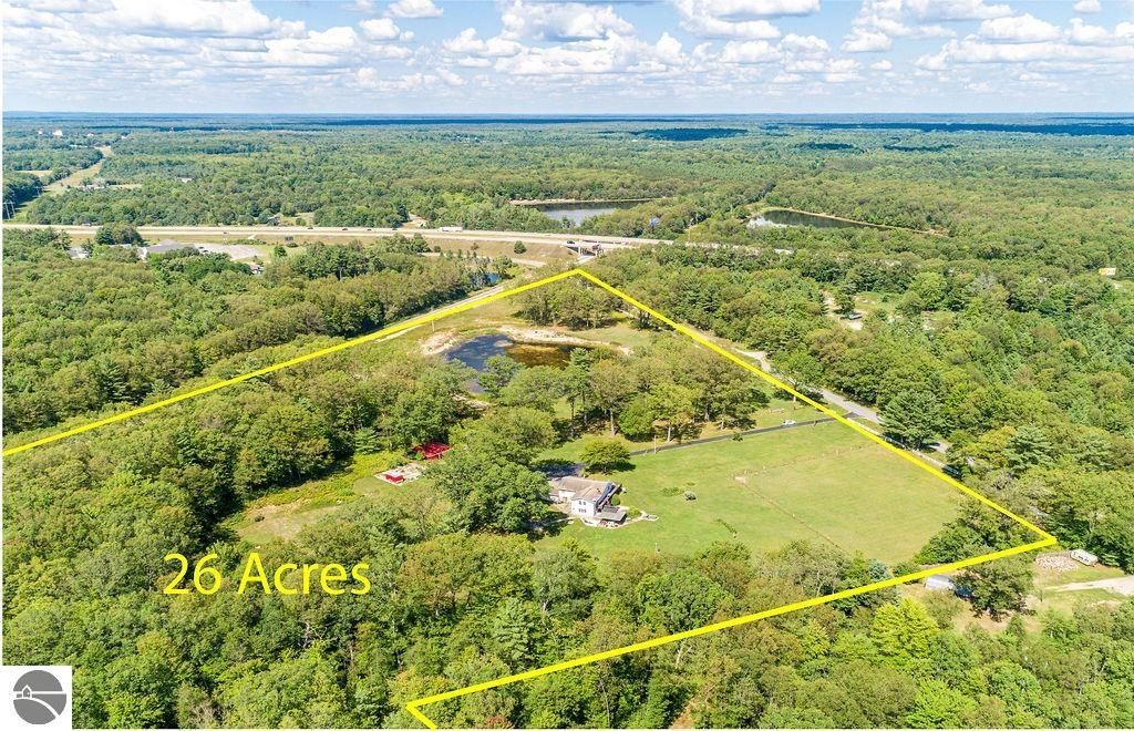 Image 31 of property listing at 3175 Strand Road, Muskegon, MI 49445