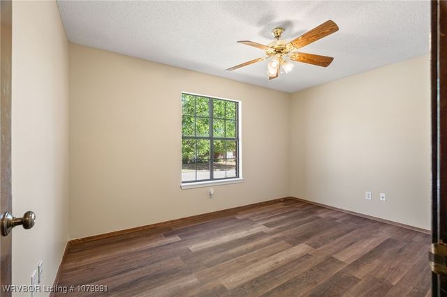 2205 Meadow Lane, Barling, AR 72923