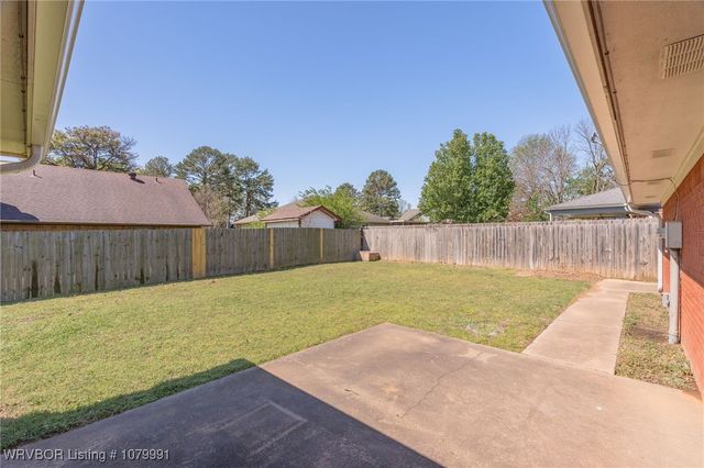 2205 Meadow Lane, Barling, AR 72923