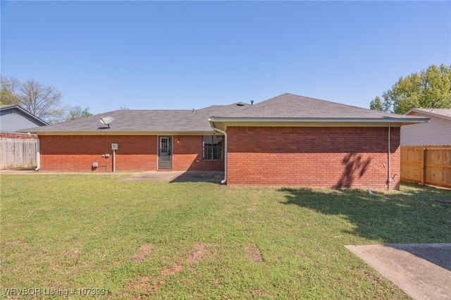 2205 Meadow Lane, Barling, AR 72923