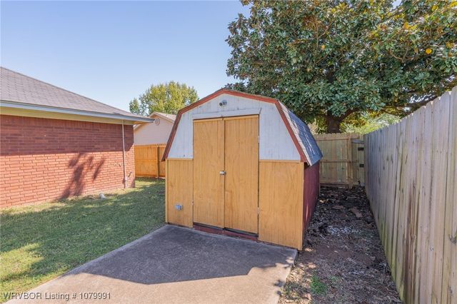 2205 Meadow Lane, Barling, AR 72923