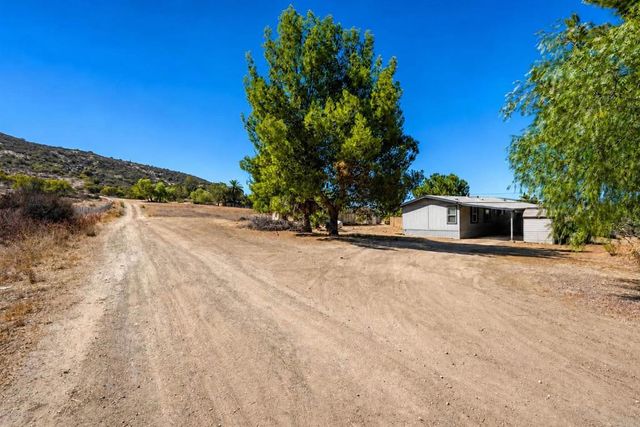 1698 Griffith Road, Ramona, CA 92065