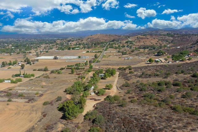 1698 Griffith Road, Ramona, CA 92065