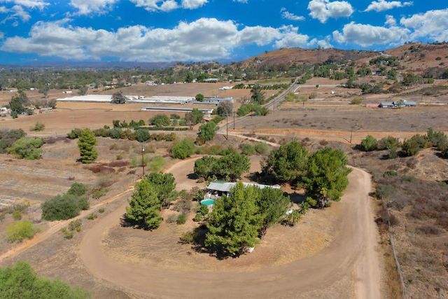 1698 Griffith Road, Ramona, CA 92065