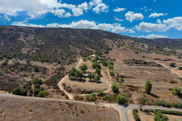 1698 Griffith Road, Ramona, CA 92065