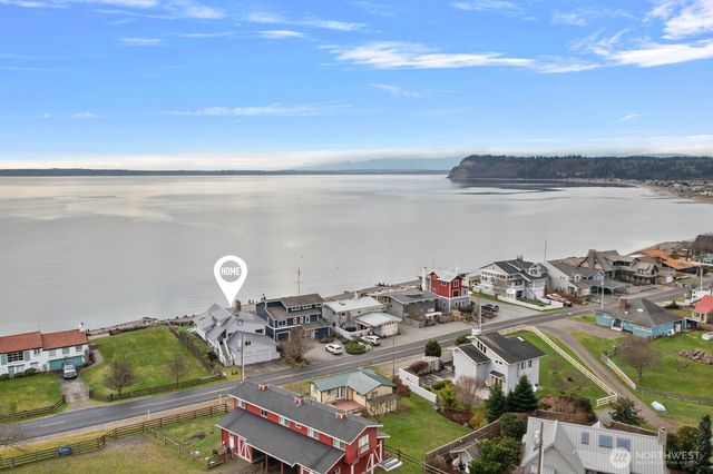 2508 Sunlight Beach Road, Clinton, WA 98236