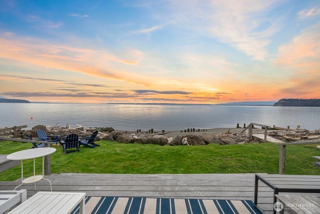 2508 Sunlight Beach Road, Clinton, WA 98236