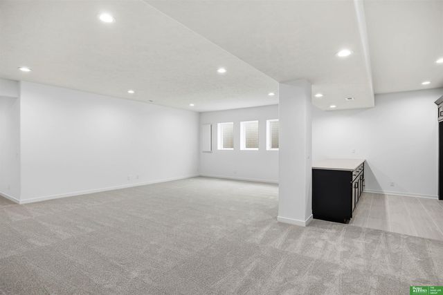 5717 N 197th Avenue, Elkhorn, NE 68022