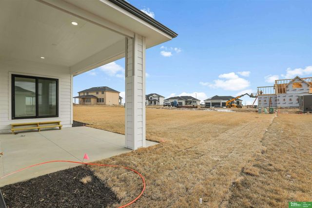 5717 N 197th Avenue, Elkhorn, NE 68022
