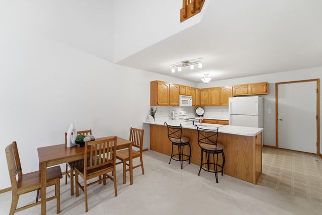 9205 Greenspire Drive 3, West Des Moines, IA 50266