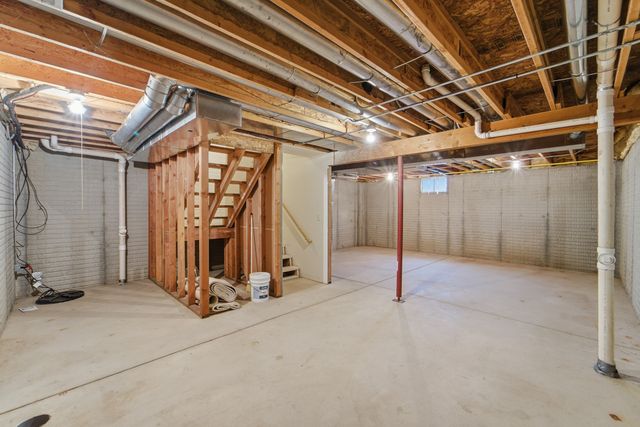 9205 Greenspire Drive 3, West Des Moines, IA 50266