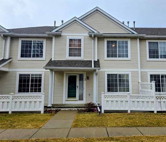 9205 Greenspire Drive 3, West Des Moines, IA 50266