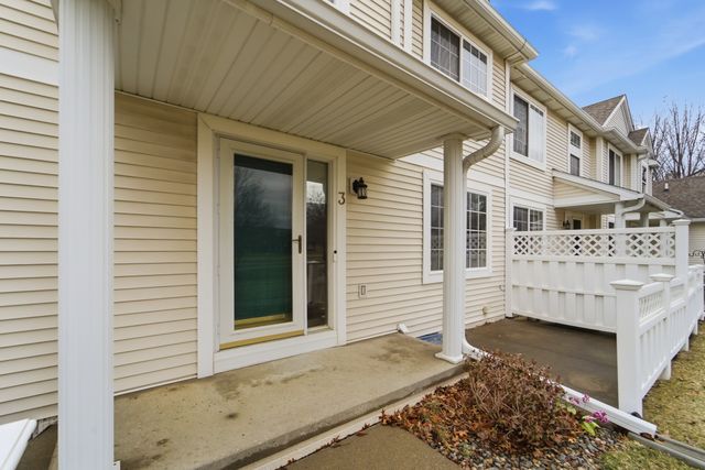 9205 Greenspire Drive 3, West Des Moines, IA 50266