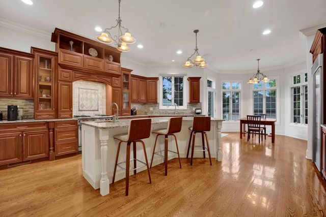 824 Shibley Avenue, Park Ridge, IL 60068