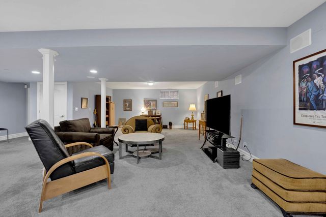 824 Shibley Avenue, Park Ridge, IL 60068