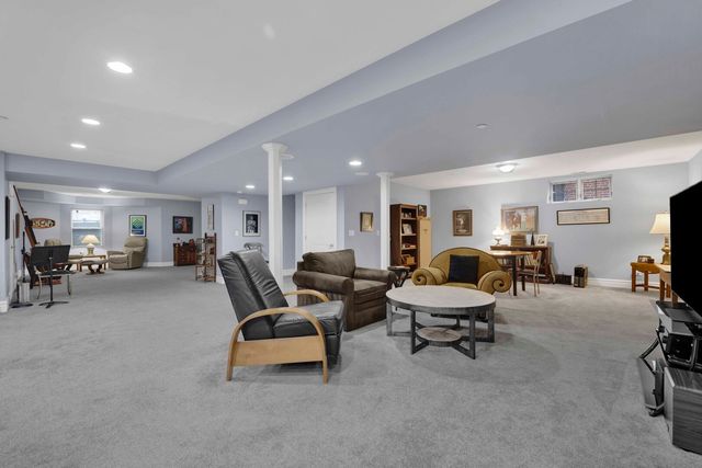 824 Shibley Avenue, Park Ridge, IL 60068