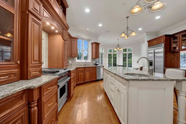824 Shibley Avenue, Park Ridge, IL 60068