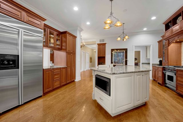 824 Shibley Avenue, Park Ridge, IL 60068