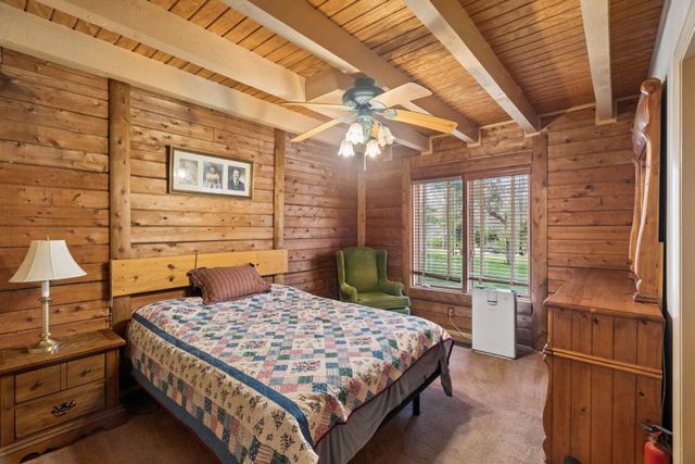 1201 Dickerson Bay Dr, Gallatin, TN 37066