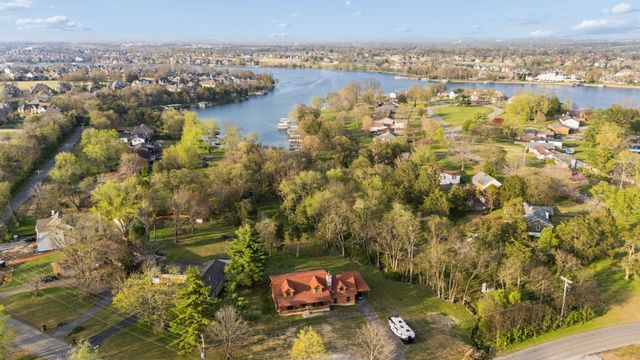 1201 Dickerson Bay Dr, Gallatin, TN 37066