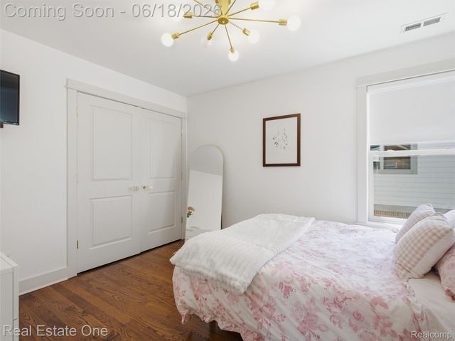 10125 Borgman Avenue, Huntington Woods, MI 48070