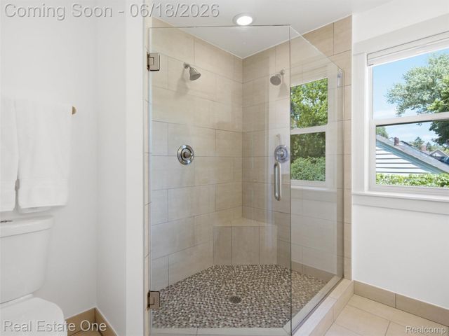 10125 Borgman Avenue, Huntington Woods, MI 48070