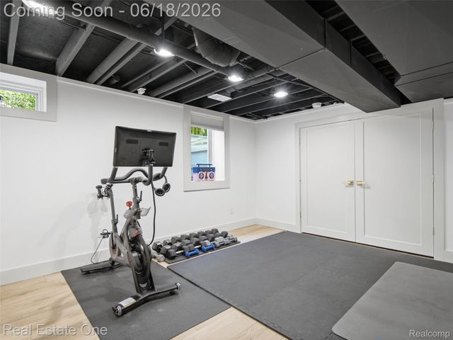 10125 Borgman Avenue, Huntington Woods, MI 48070