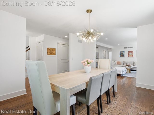 10125 Borgman Avenue, Huntington Woods, MI 48070