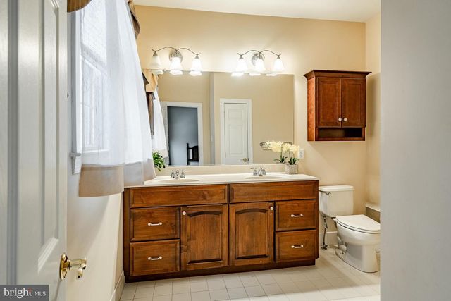 121 AUGUSTA DR, Honey Brook, PA 19344