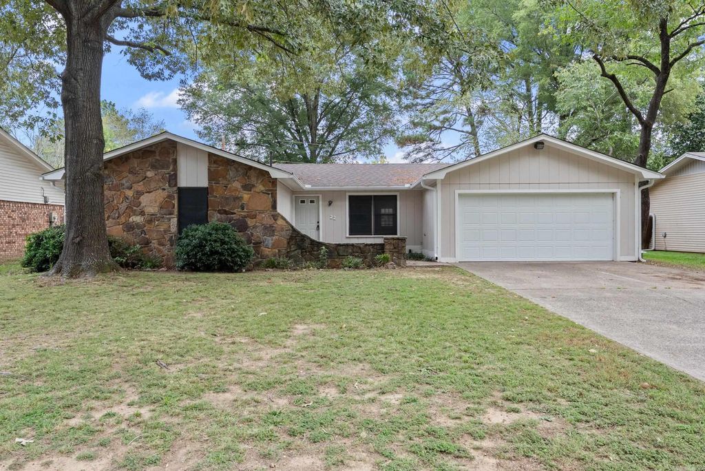 22 Woodlawn Drive, Conway, AR 72034